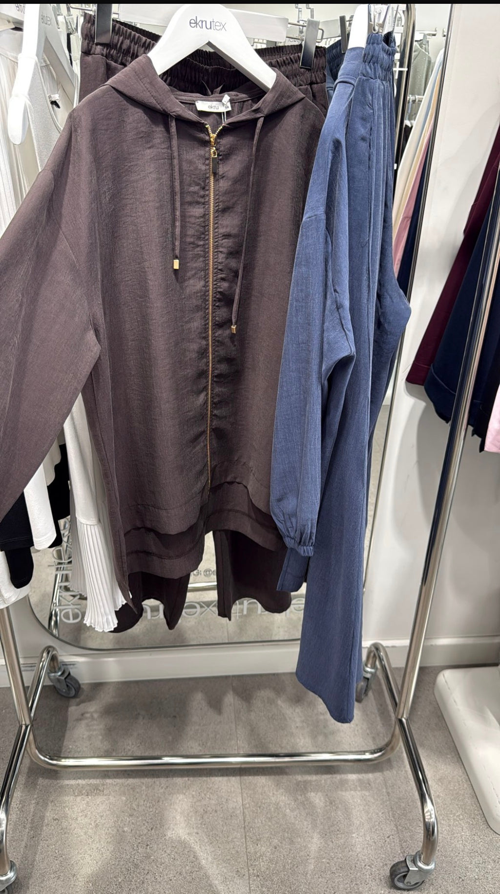 Wide leg zipper suit brown