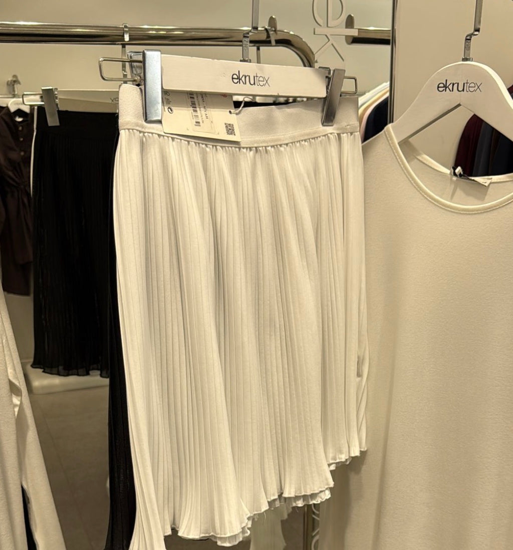 Elastic Pleated underwear extension