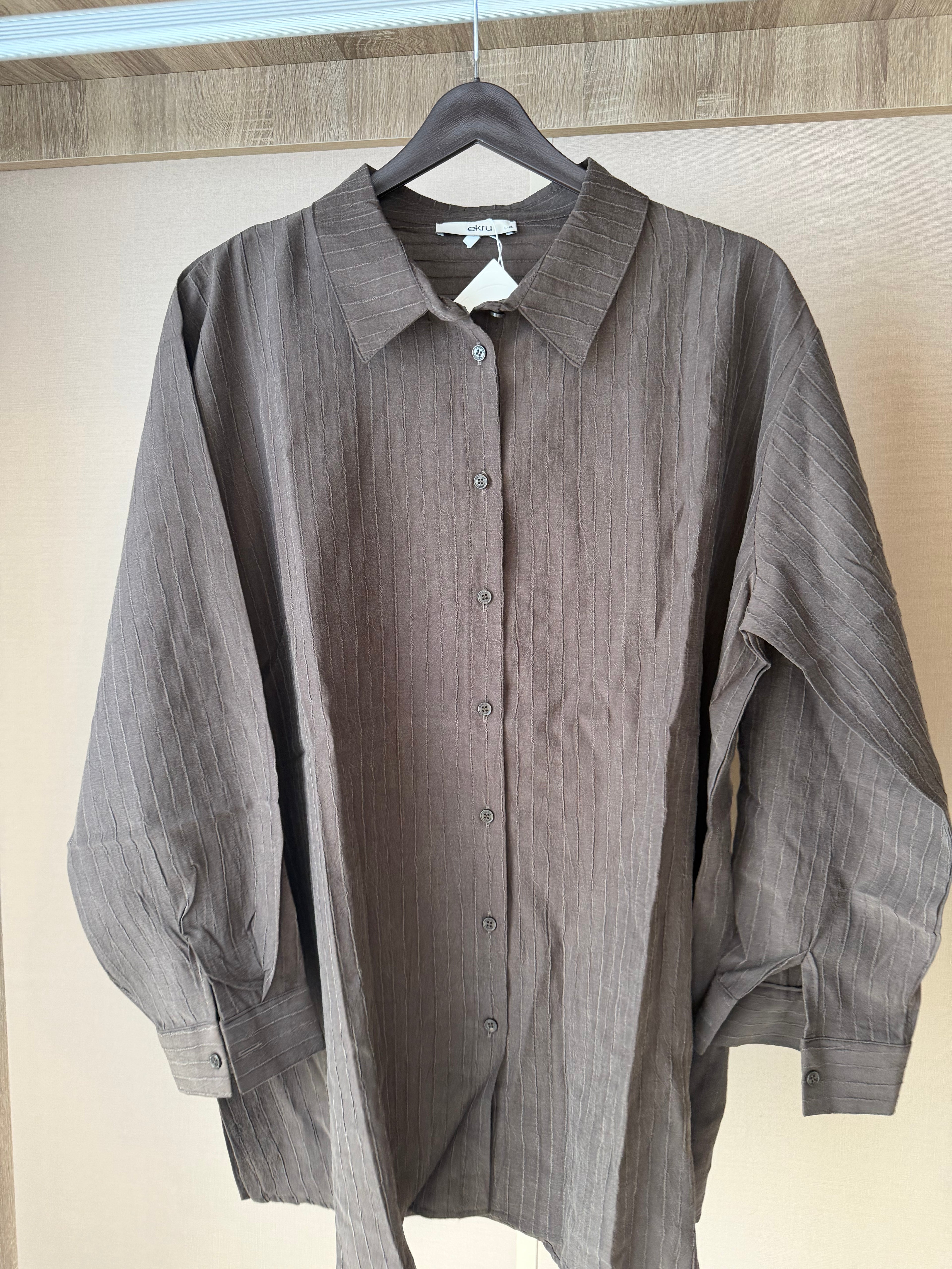 Brown Shirt vertical pleat