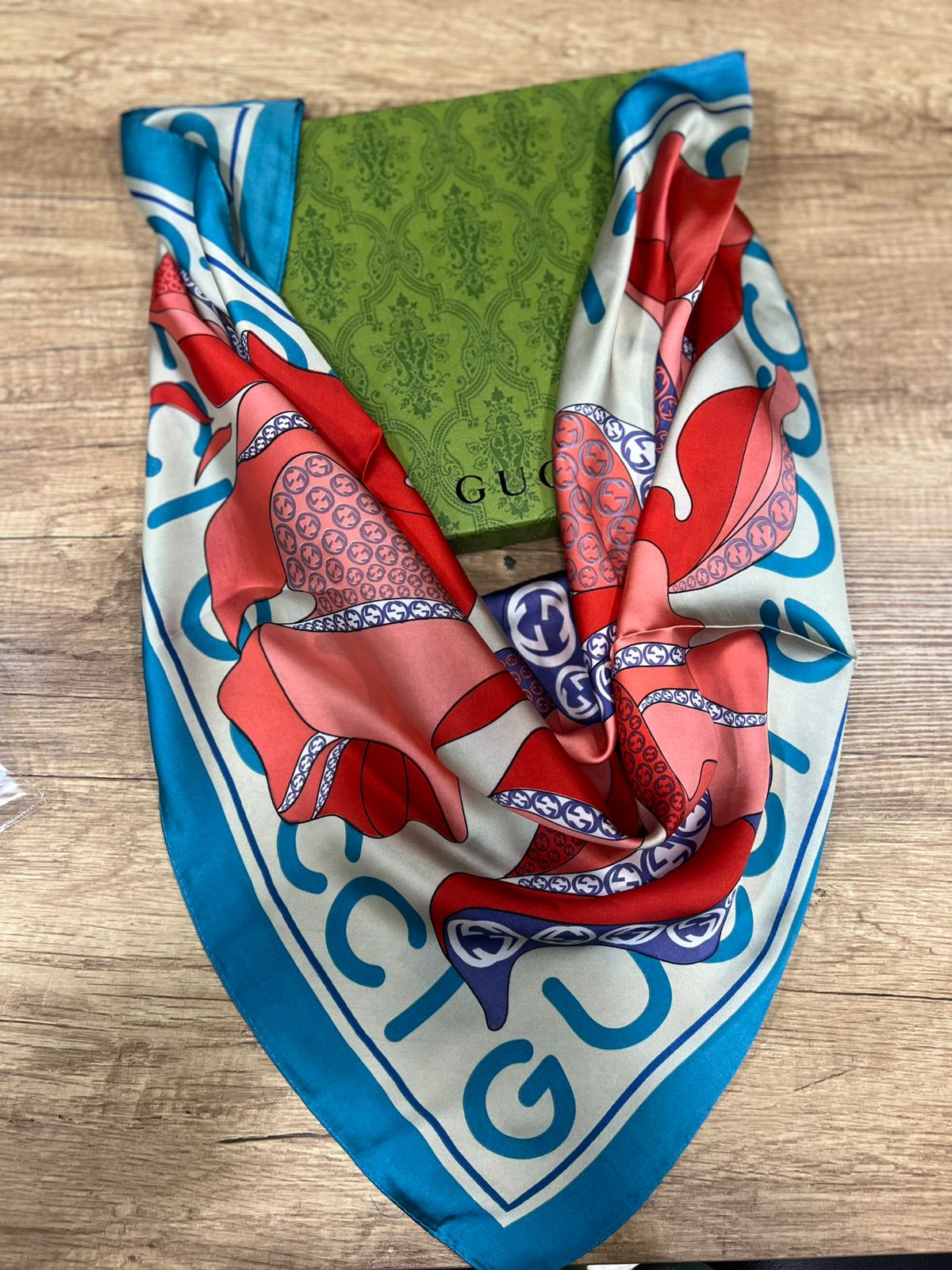 Gucci scarf